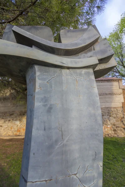 Escultura abstracta de mármol antiguo — Foto de Stock