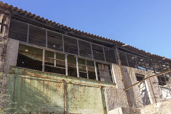 Antiga fábrica abandonada processamento de carvão — Fotografia de Stock