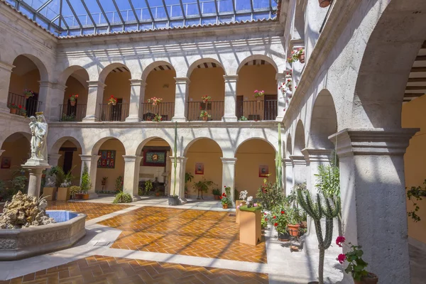 Convent court, santa maria del hare, segovia, Spanien — Stockfoto