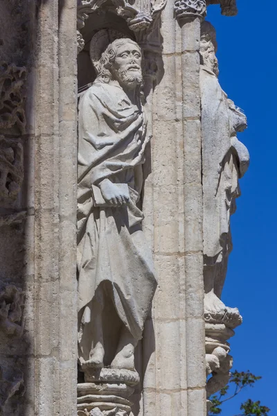 Details en cijfers van de gotische kerk van het klooster van san p — Stockfoto