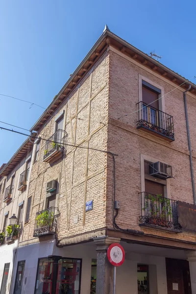 Tipica casa nel centro storico di Alcala de Henares, Spagna — Foto Stock