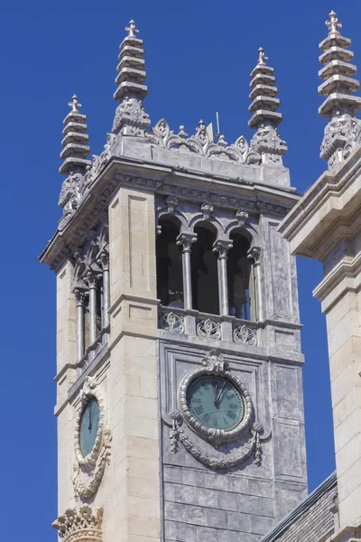 Vackra klocktorn i stadshuset i valladolid, Spanien — Stockfoto