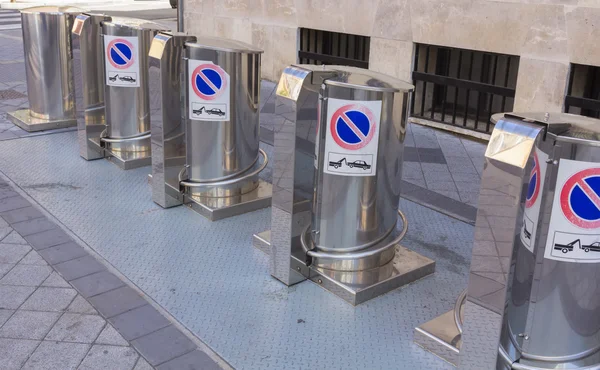 Modern urban trash bins — Stock Photo, Image