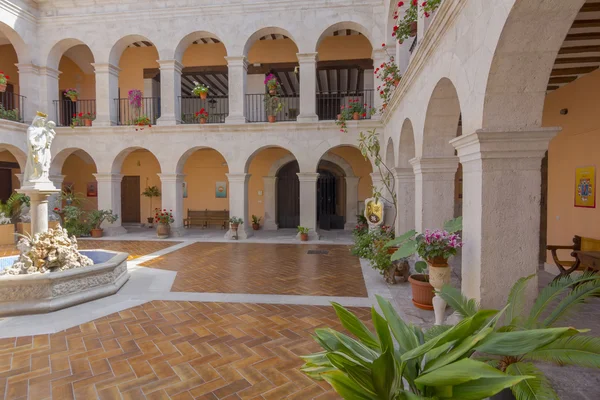 修道院裁判所は、サンタ・マリア ・ デル ・ henar、セゴビア、スペイン — ストック写真