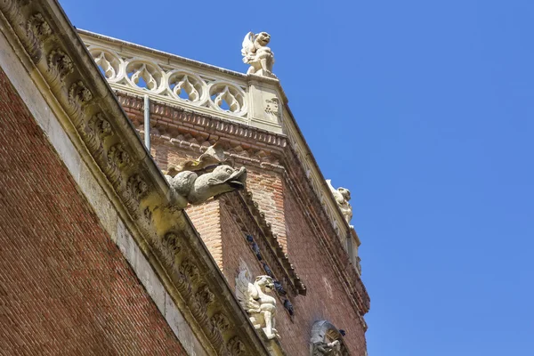 Başpiskopos sarayında alcala de henares, İspanya — Stok fotoğraf