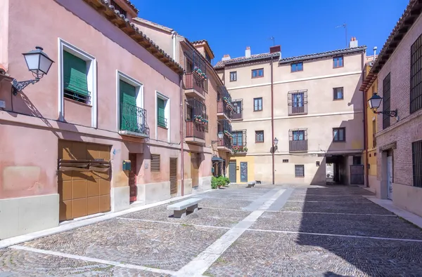 Straten en oude gebouwen van de stad van alcala de henares, spai — Stockfoto