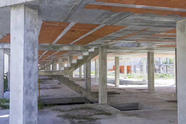 Cimentación de ladrillo y construcción de un edificio — Foto de Stock