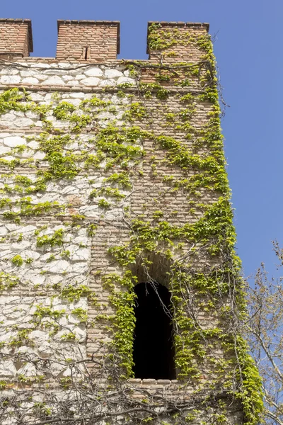 Tower of the wall of the archbishopric of Alcala de Henares, Spa — Stock Photo, Image