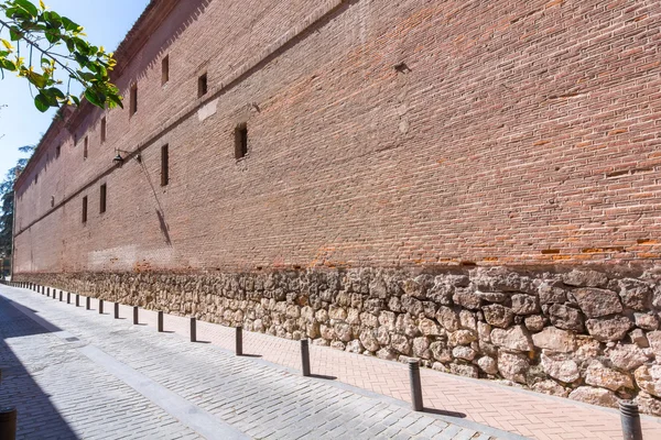 Perspective wall of the archbishopric of Alcala de Henares, Spai — Stock Photo, Image