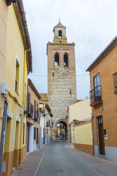 Torre en arco de santa maria, Spanje arevalo — Stockfoto