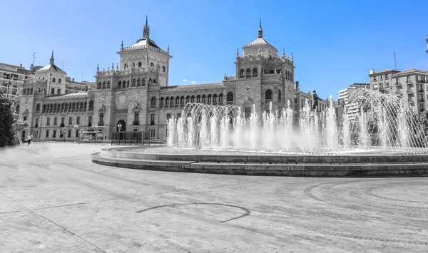 Berömda och turist, plaza de zorrilla i valladolid, Spanien — Stockfoto