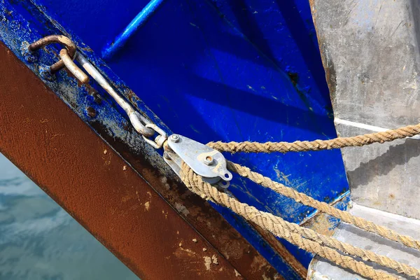 Δίχτυα Τροχαλίες Και Μηχανήματα Αλιευτικών Σκαφών — Φωτογραφία Αρχείου