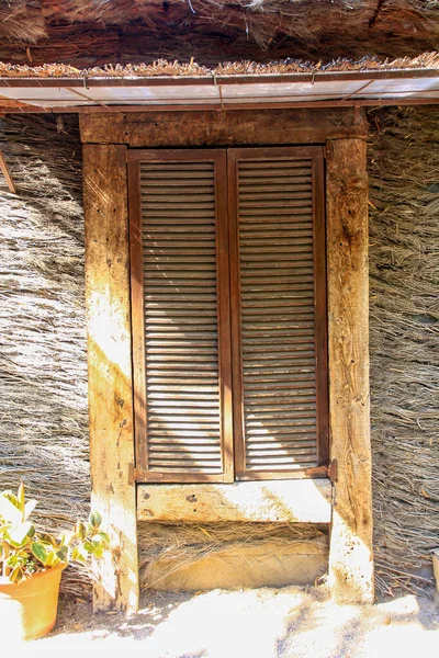 Alte Holztüren Eines Hauses — Stockfoto