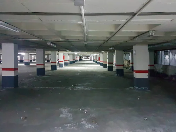 Madrid Spain 2019 Long Corridors Underground Parking — Fotografia de Stock