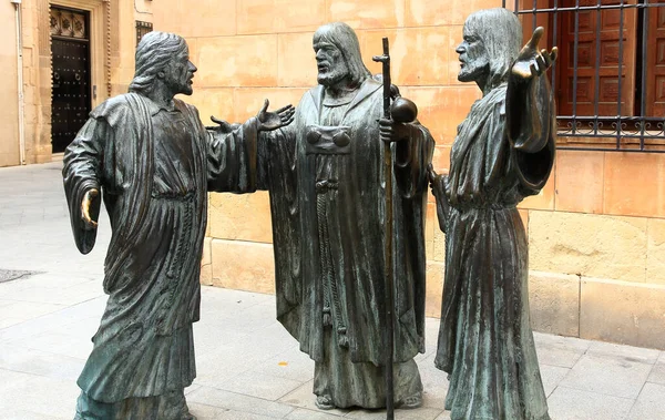 Alicante Spagna 2019 Statue Uomini Che Parlano Piedi Bronzo — Foto Stock