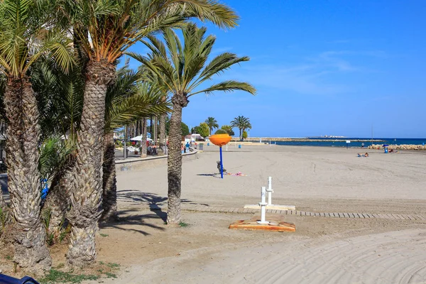 Alicante Spanien 2019 Vit Sand Playa Del Postiguet Staden Alicante — Stockfoto