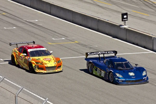 Mazda Rx8 és Corvette Canam Grand Am Rolex versenyek Mazda Laguna Seca versenypálya — Stock Fotó