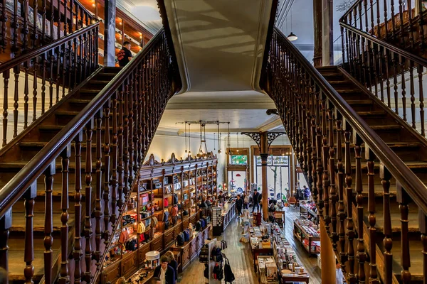 Porto Portugal Mai 2018 Orné Double Escalier Dans Une Boutique — Photo