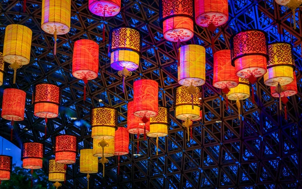 Decorações de lanterna chinesa para o Mid Autumn Festival em Cingapura — Fotografia de Stock