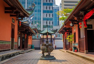Singapur - 13 Eylül 2019: Thian Hock Keng, Hokkien halkının Çin deniz tanrıçası Mazu 'ya ibadet etmek için inşa edilmiş en eski Budist tapınağı.