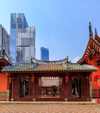 Singapur - 13 Eylül 2019: Thian Hock Keng, Hokkien halkının Çin deniz tanrıçası Mazu 'ya ibadet etmek için inşa edilmiş en eski Budist tapınağı.