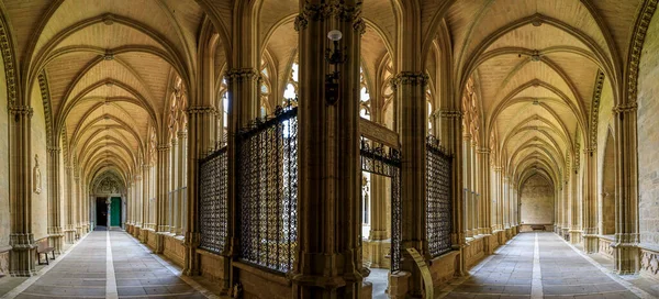 Catedral de Santa Maria la Real, gotische kerk uit de 15e eeuw in Pamplona, Spanje — Stockfoto