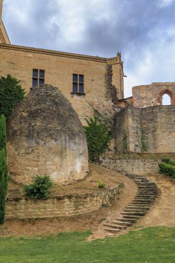 Olite Navarra İspanya 'daki Navarre Kralları' nın eski duvarları.