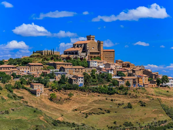 Pittoresk Uitzicht Het Middeleeuwse Bergdorp Ujue Navarra Noord Spanje Oude — Stockfoto