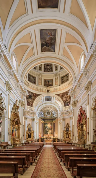 Madryt Hiszpania Czerwca 2021 Ozdobne Barokowe Wnętrze Barokowego Kościoła Katedralnego — Zdjęcie stockowe