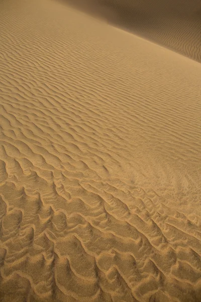 Pouště písečných dun v maspalomas na ostrově gran canaria — Stock fotografie