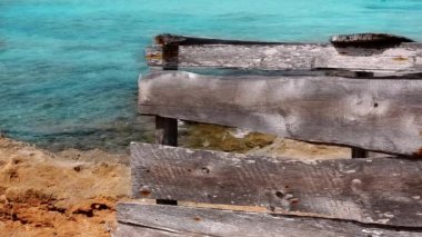 yaşlı grunge gri wood formentera Adası'nın turkuaz Beach