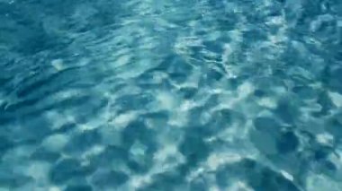 beyaz kum alt tropikal deniz plaj ripple su turkuaz yansımalar