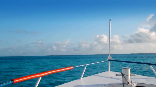 Caribe en México Cancún a Isla Mujeres ferry velero — Vídeo de stock