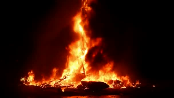 Feuer in valencias Fest von las fallas eine traditionelle Veranstaltung