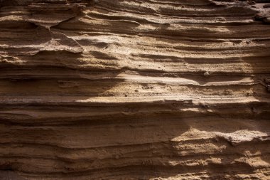 Lanzarote stone mountain bölümündeki katmanlardan çapraz