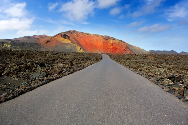 Lanzarote Timanfaya Fire Mountains road — Stock Photo, Image