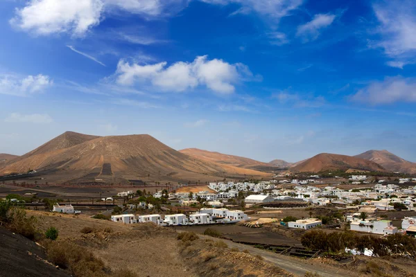 Lanzarote Yaiza weiße Häuser Dorf — Stockfoto
