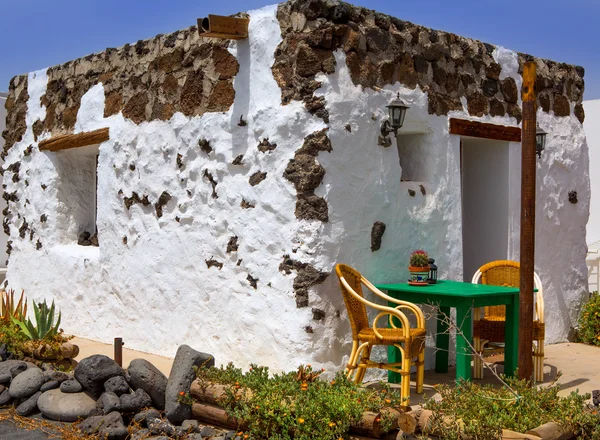 El golfo in lanzarote weiße Häuserfassaden — Stockfoto