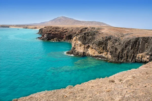 Lanzarote Papagayo türkisfarbener Strand und Ajaches — Stockfoto