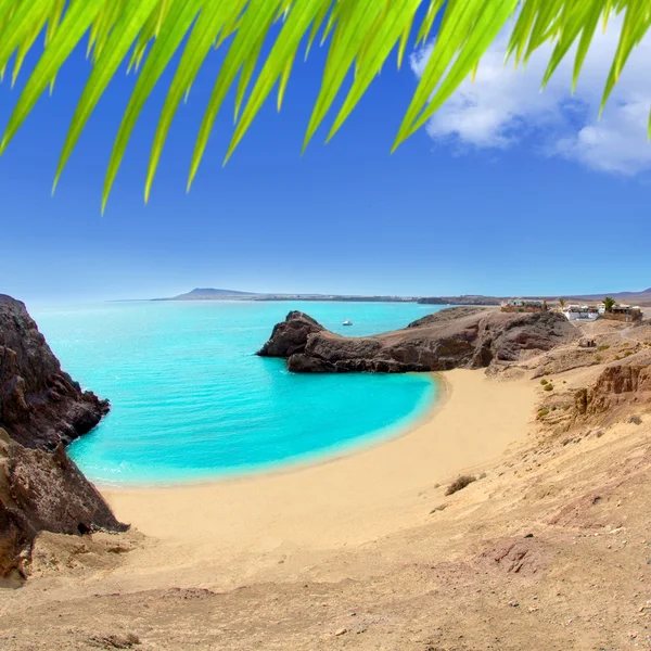 Lanzarote Papagayo praia azul-turquesa e Ajaches — Fotografia de Stock