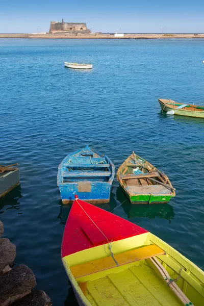 Arrecife lanzarote boten in haven van Canarische eilanden — Stockfoto