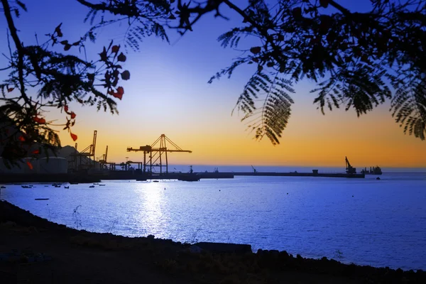 Santa Cruz de Teneriffa Hafen auf den Kanarischen Inseln — Stockfoto