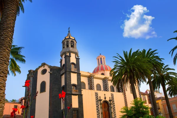 La Orotava Concepción iglesia cúpula roja — Foto de Stock