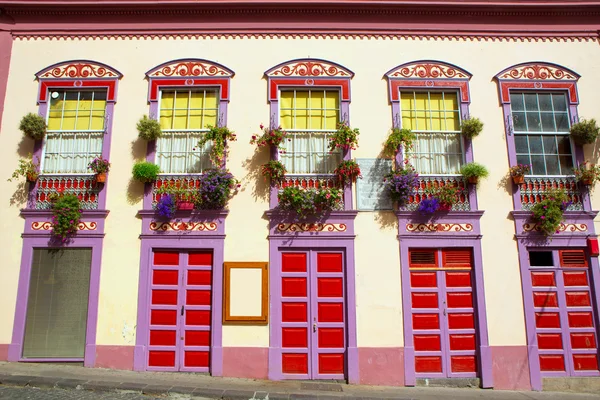 圣克鲁斯 de la palma 殖民地的房子外墙 — 图库照片