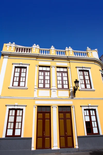 Santa Cruz de La Palma colonial house facades — Stock Photo, Image