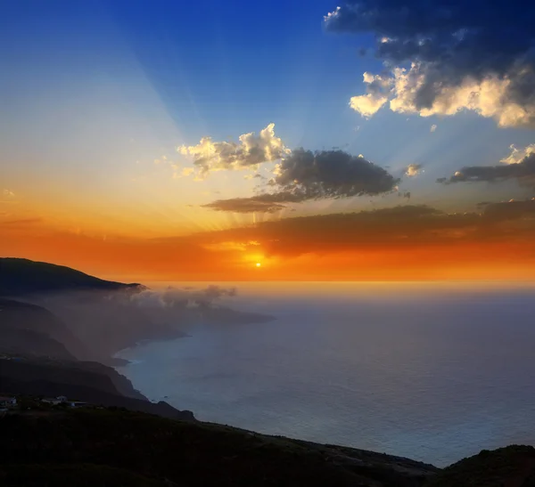 La Palma muntains sunset with orange sun — Stock Photo, Image