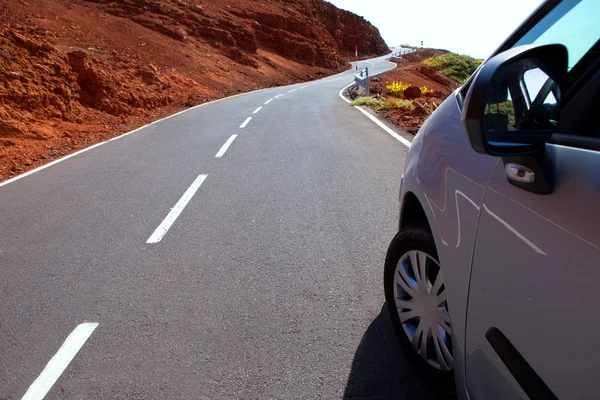 Îles Canaries virages sinueux de la route et voiture — Photo