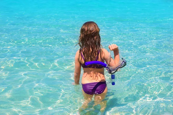 Aqua beach in ibiza formentera rückwärts kind girl — Stockfoto