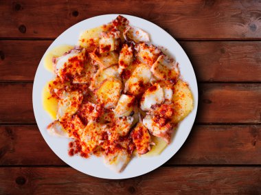 pulpo a la gallega ahtapot İspanyol tarifi