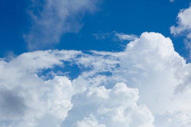 Cumulus mükemmel gökyüzü mavi arka plan ile